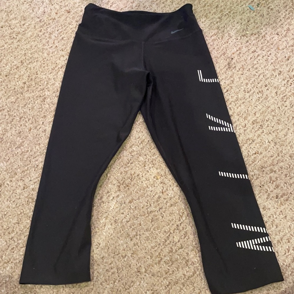 Nike Capri length dri-fit leggings